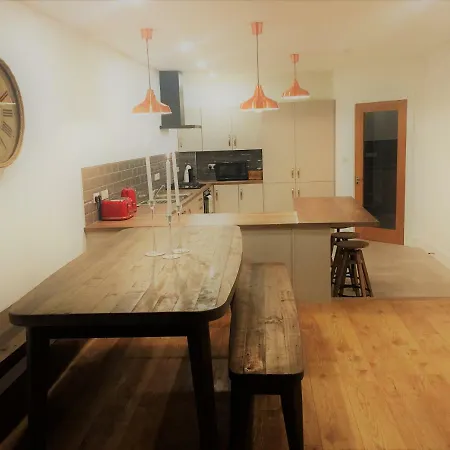 City Lake House Holiday home