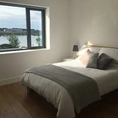City Lake House Holiday home Galway